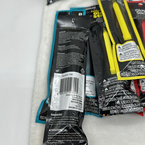 Glow Sticks Lot of 6” & 4” total 22 Sticks All Different Colors - Picture 3 of 7